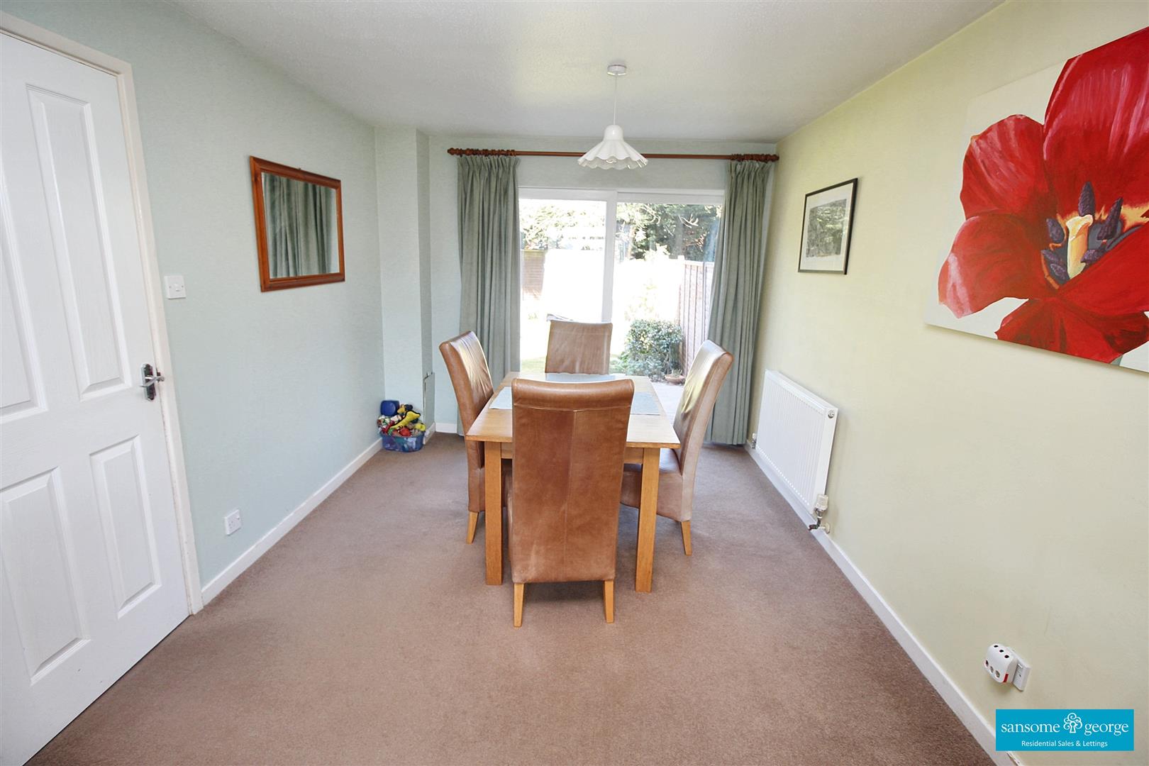 Sandhills Way, Calcot